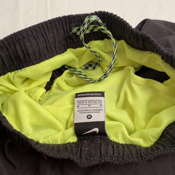 Nike black with neon yellow swoosh lined swim trunks - Picture 4 of 9